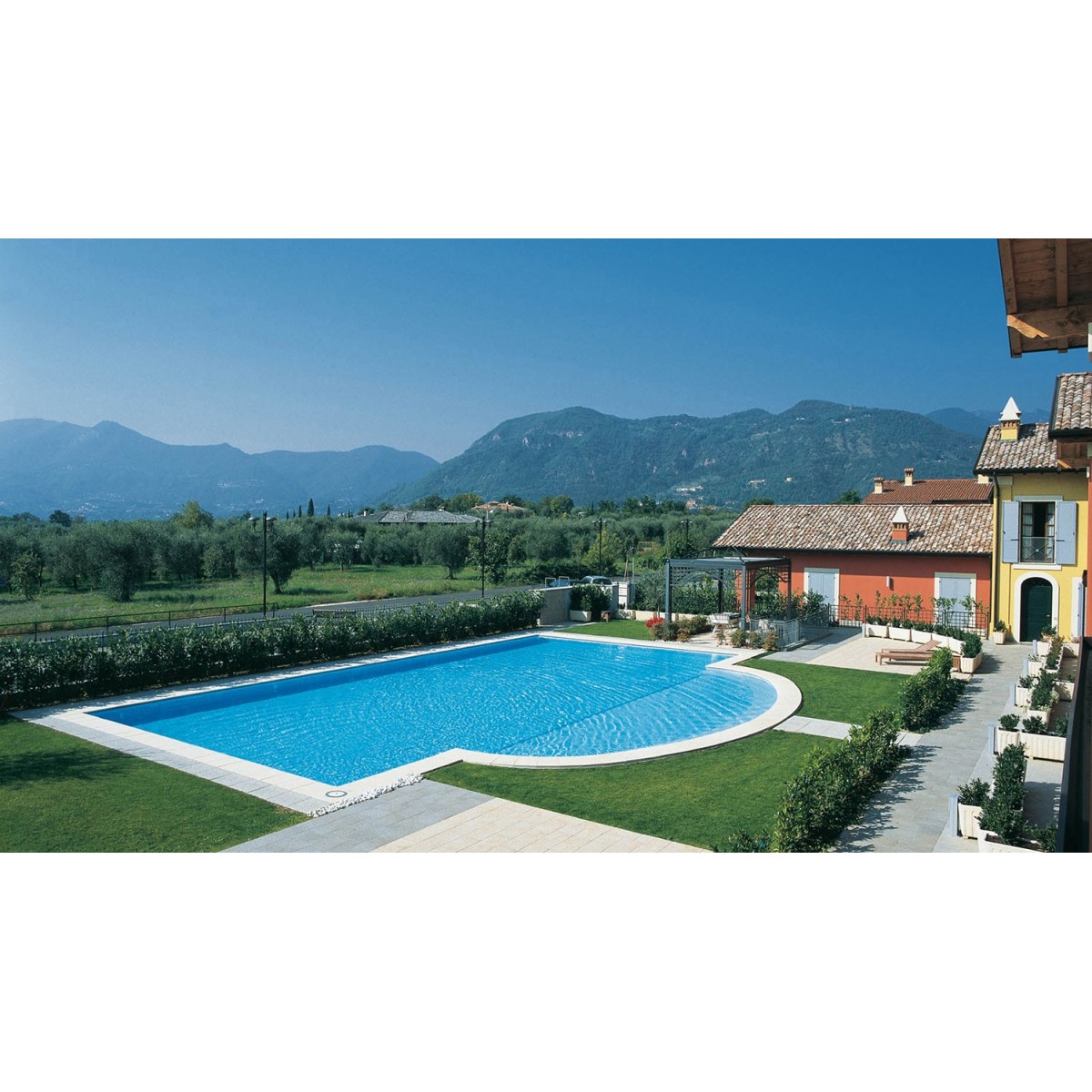 Piscina Laghetto Bluespring Classic Stone con bordo sfioratore