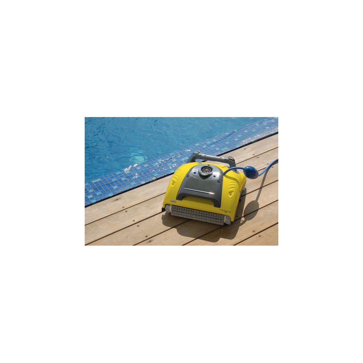 Electric robotic pool cleaner Dolphin Swash