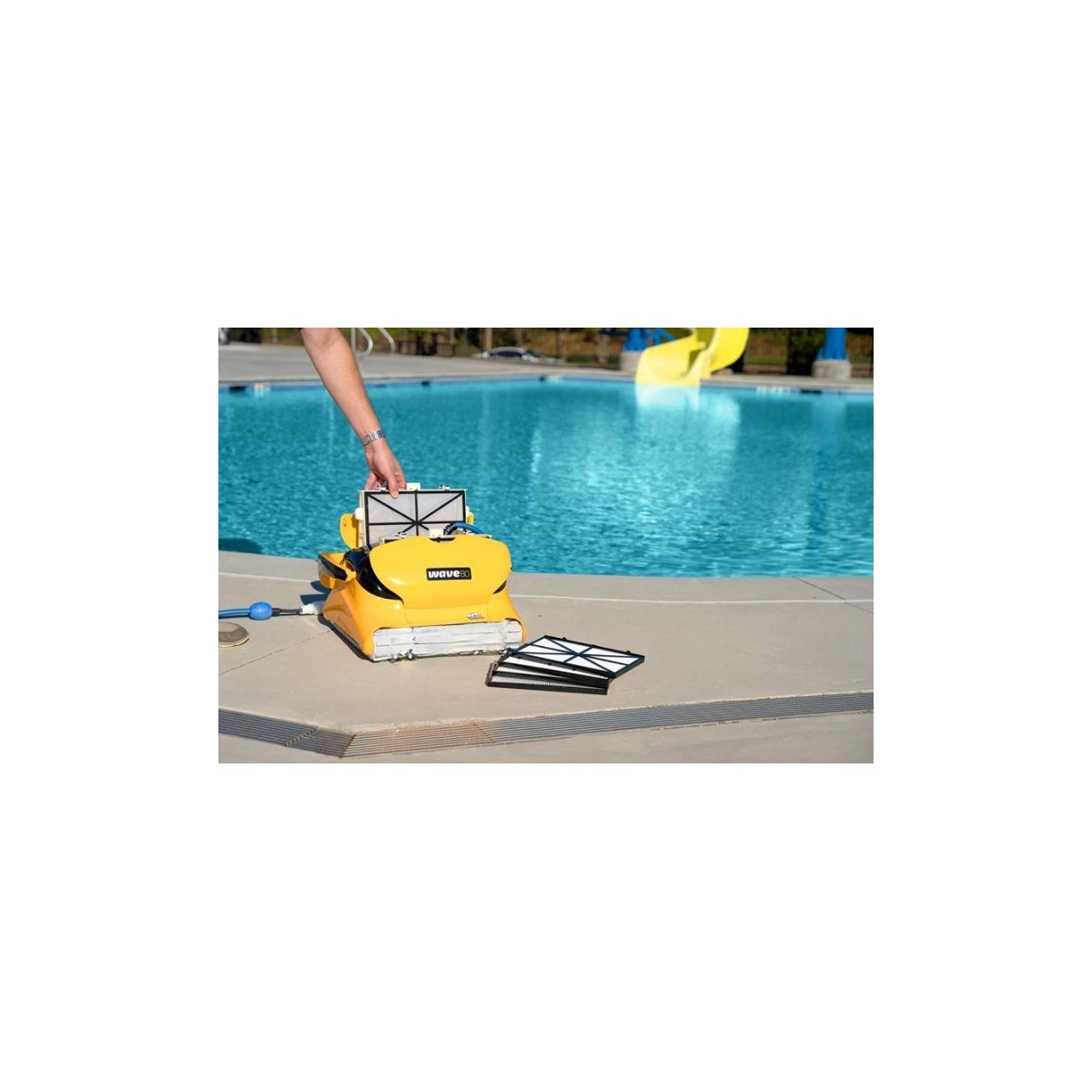 Buy Robotic pool cleaner Dolphin Wave 80 online |