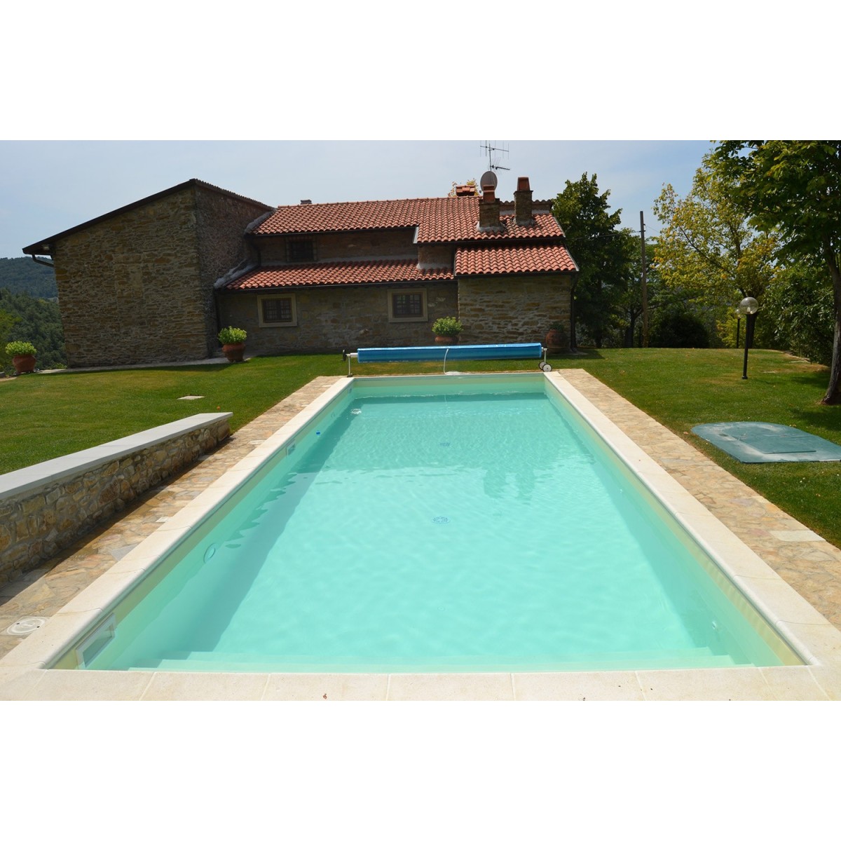 Bordo standard per piscina in pietra ricostruita 3x7 metri